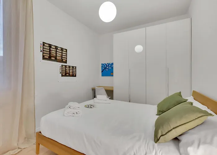 Apartment San Cristoforo M4 - Quiet & Bright Milan